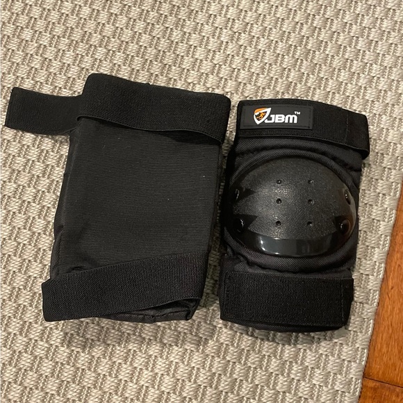 Knee Pads Elbow Pads Wrist Guards 3 in 1 Protective Gear - Picture 5 of 10